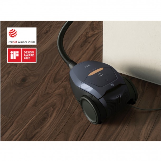 Aspirador com Saco AEG VX8212MG - 600 W