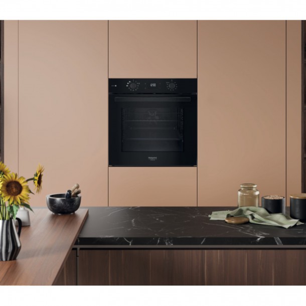 Forno HOTPOINT HAO 458HSU1B PRETO - 71 L - Hidroltico